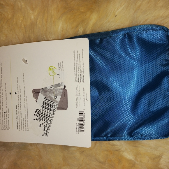 Travelon Essentials Slim Crossbody - Picture 2 of 6